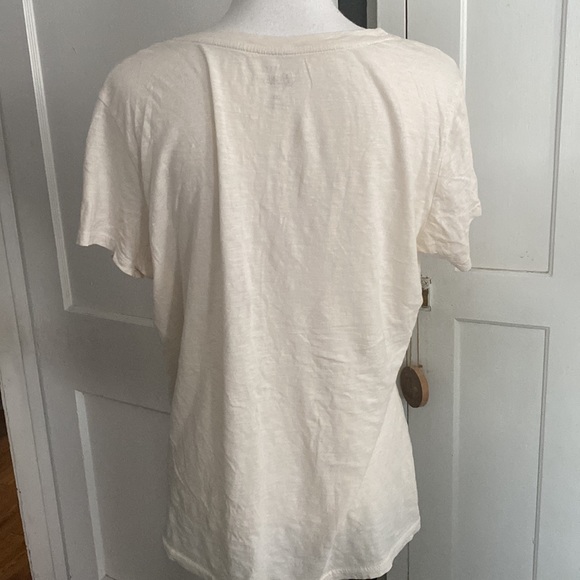 NWOT Bass Peace T- Shirt - Picture 5 of 5